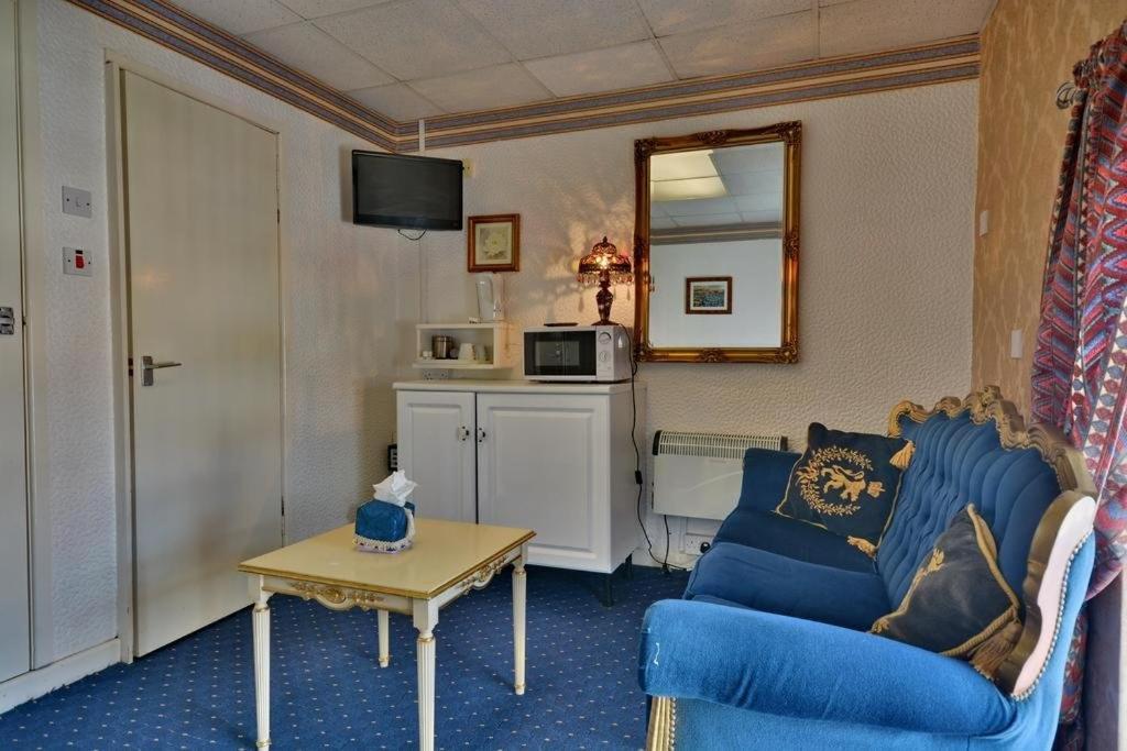 Falklands Bed & Breakfast Blackpool